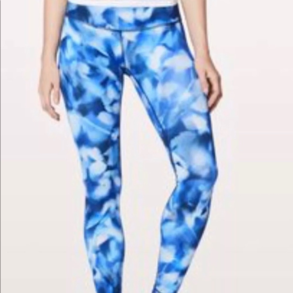 Wander under lululemon tights